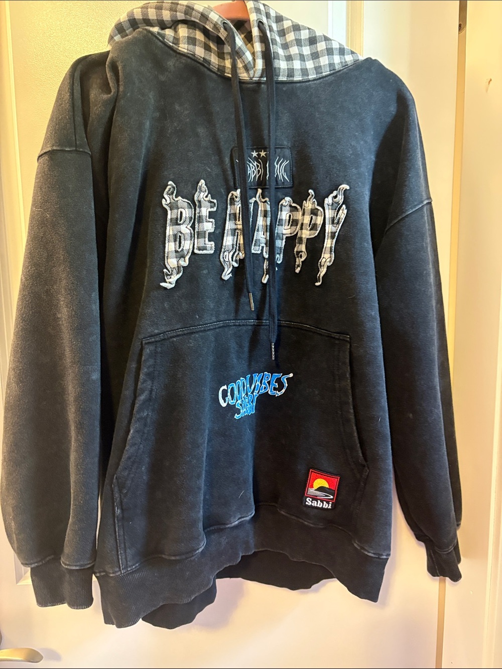 SABBI Be Happy Graphic Hooded Sweatshirt - Black